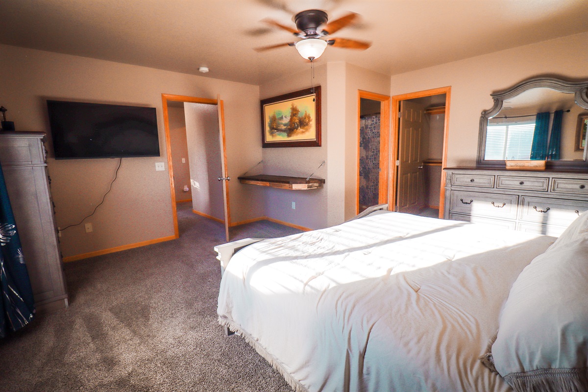 Master bedroom with King Bed