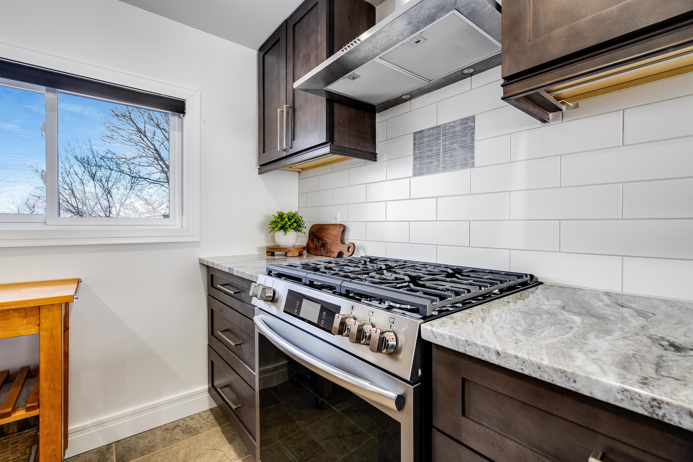 A sleek, Scandinavian-inspired cooking space.