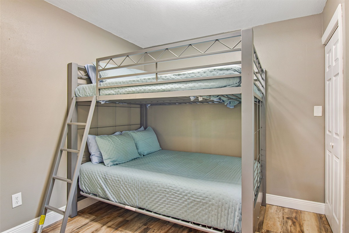 Full over Full Bunk - sleeps 4