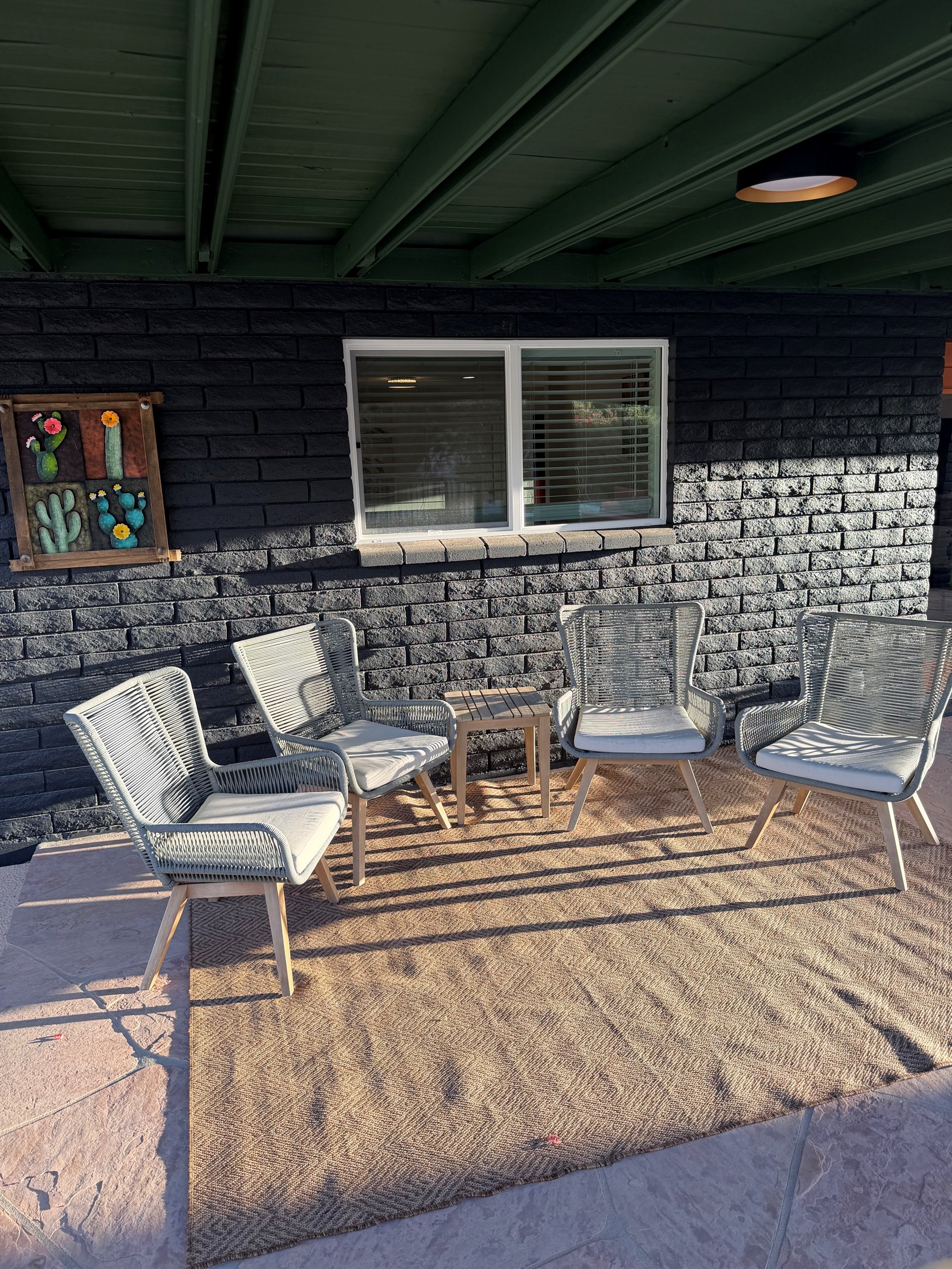 Grab your coffee and spend time with your loved ones while you watch the sunrise!