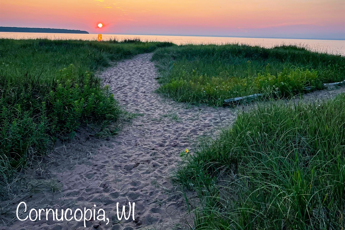 Evening sunset in Cornucopia, Siskiwit bay and Beach, 25min away from Bayfield. Popular location for local Kayak excursions to see Meyers Beach sea caves 