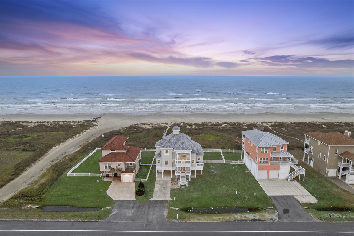 6d7b21e2352a45d183cd60978eb526ef Large | Beachhouse | Texas | TX | Vacation Homes | Galveston | Crystal Beach | Kokomo | Breezy Days | Beachfront Elegance | Sunrise Serenity | Southern Sands Property Management, LLC