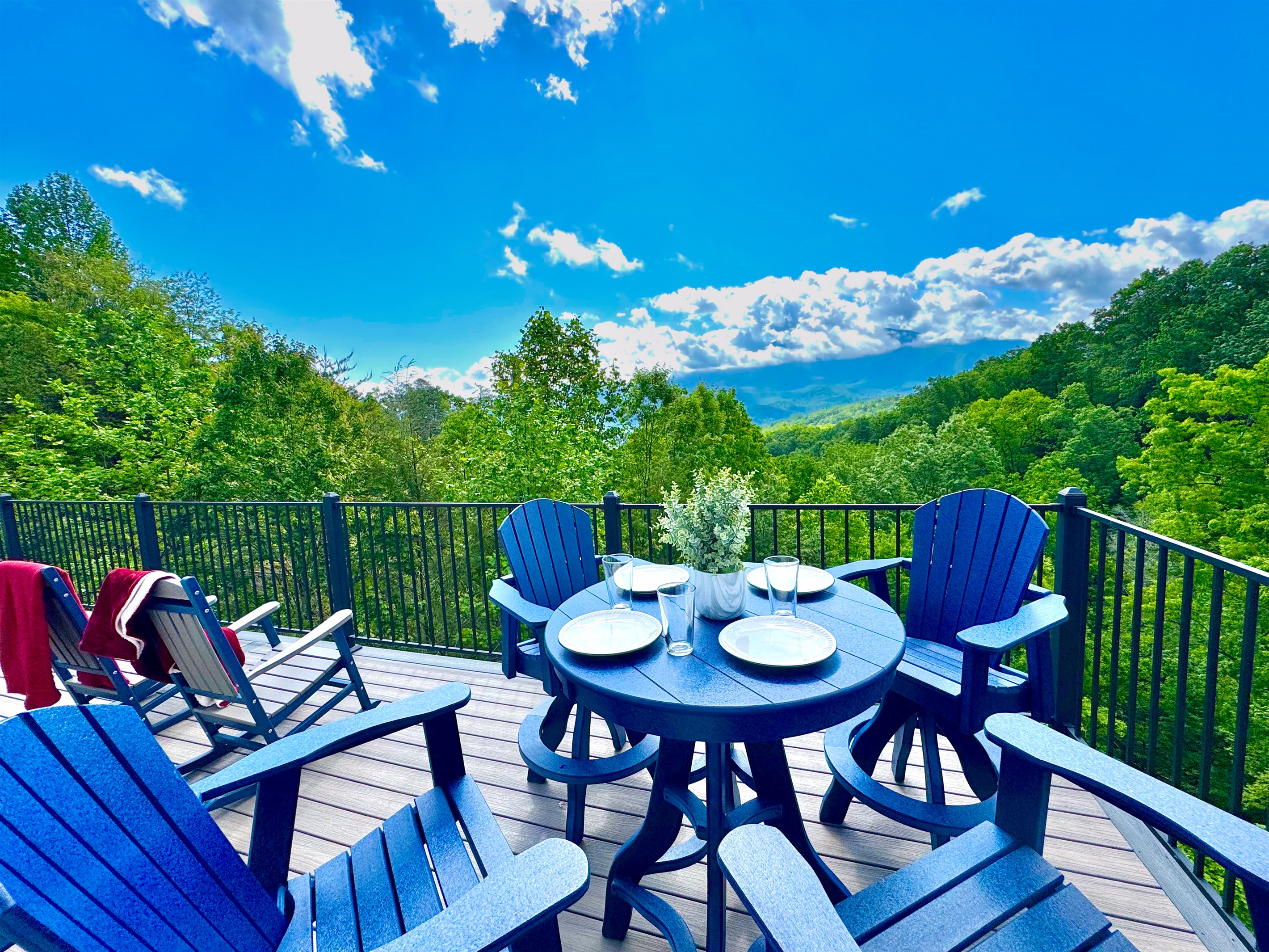 Coffee and light breakfast, or lunch! Either way this table gives the perfect view!