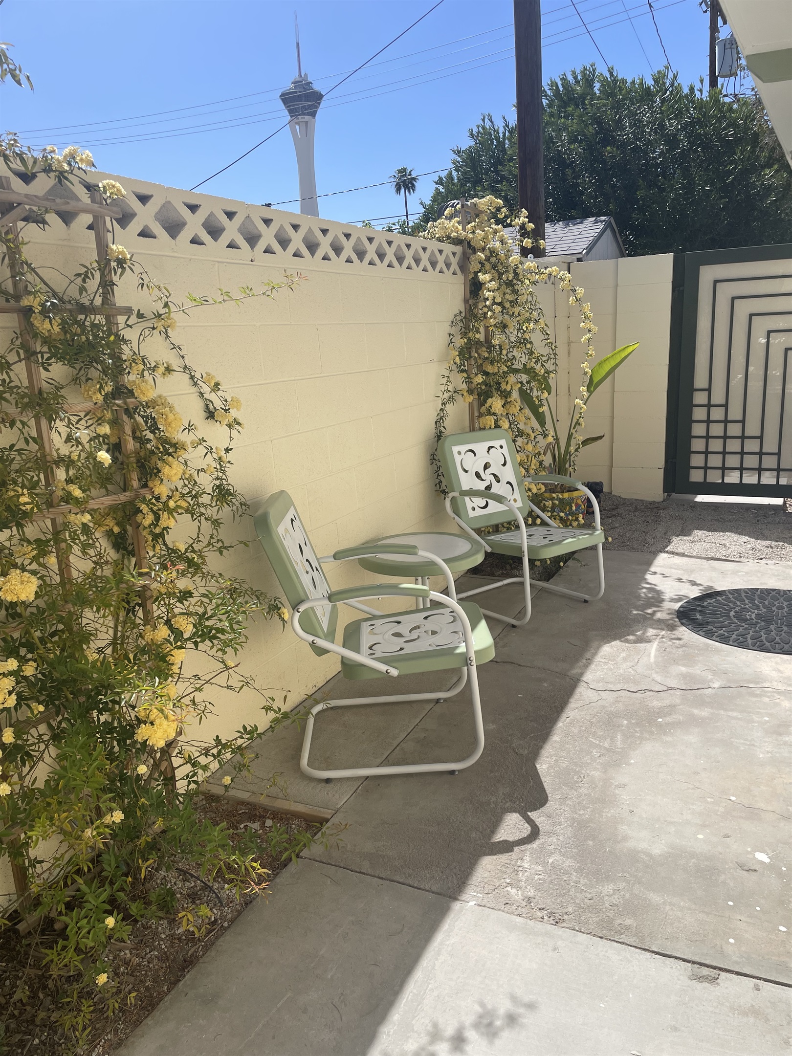 Private Patio / Entry