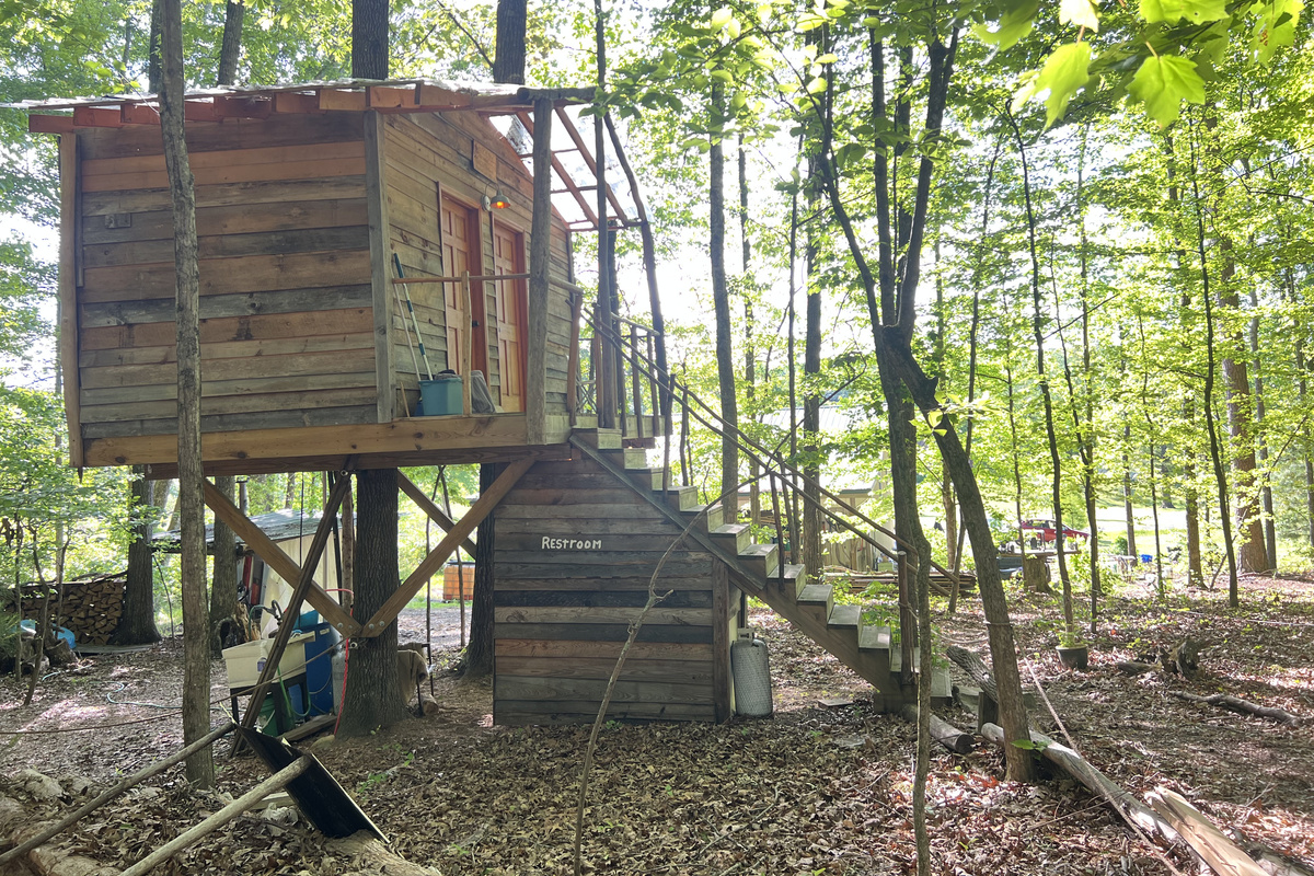 Best treehouse shower in Tennessee