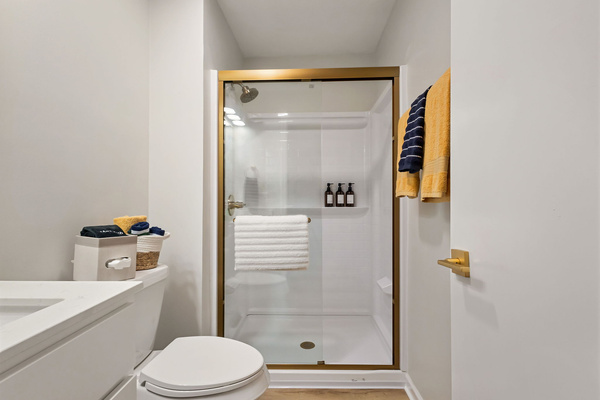 2B/2BA Near ND | Private Balcony | Walk to Campus, photo 13