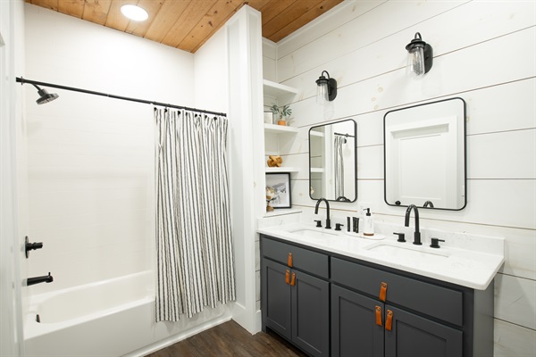 Bathroom 4 | Modern bath with dual vanities and tub/shower combo 