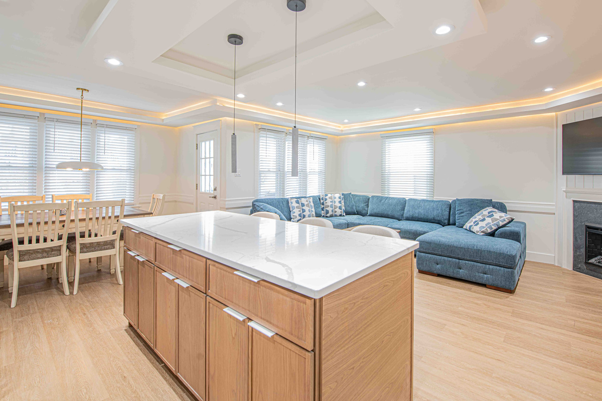 Kitchen Island & Dining Area
