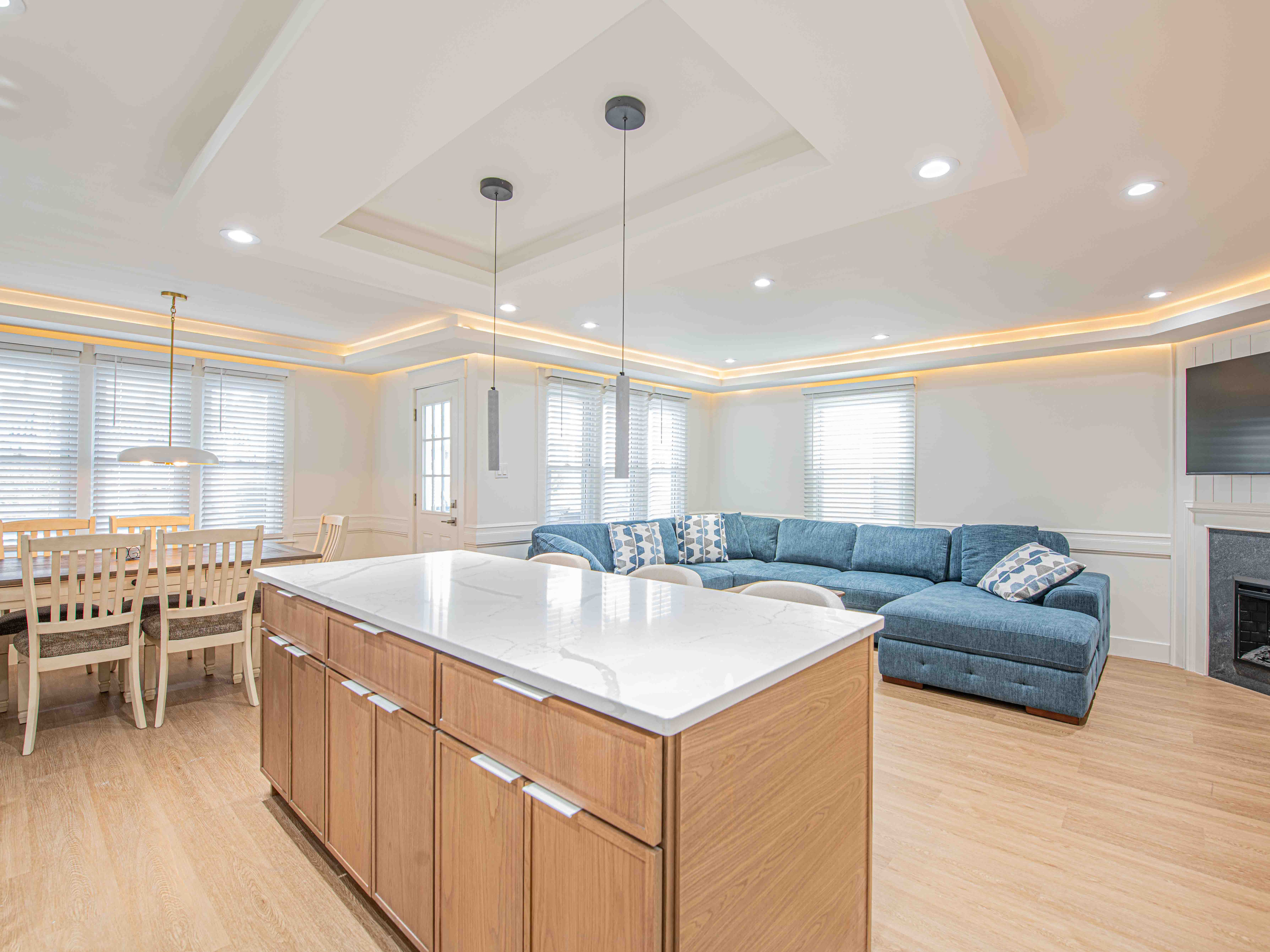 Kitchen Island & Dining Area