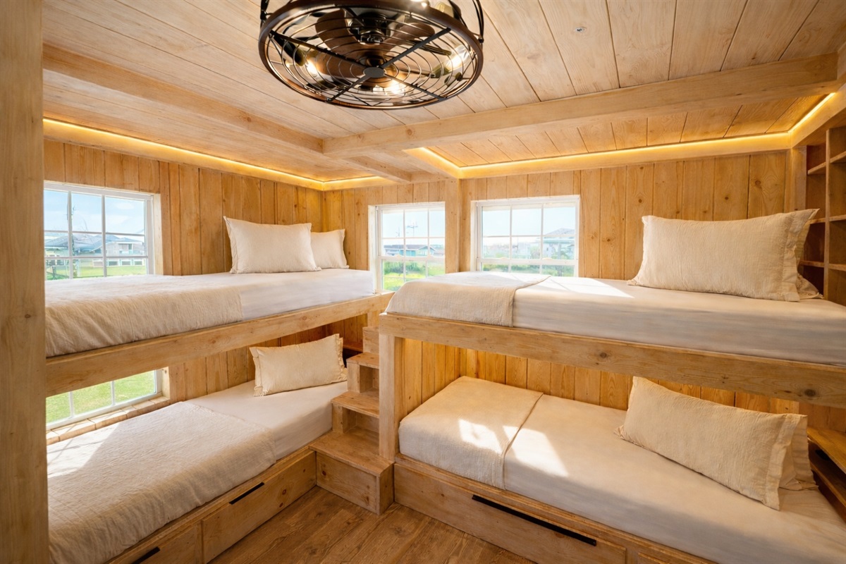 Custom bunk room with trundle and smart TV.  Sleeps 5