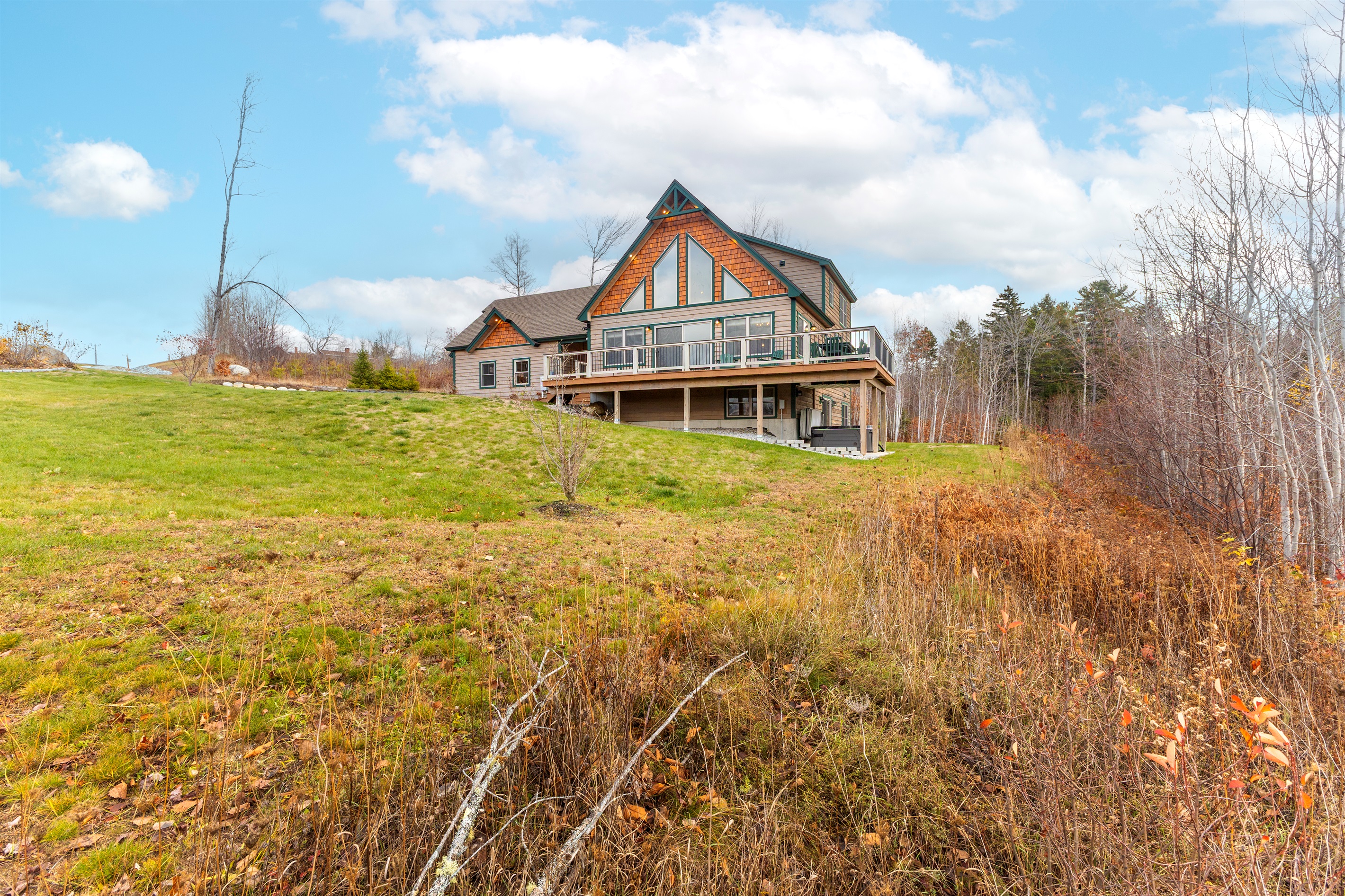 Take in the full beauty of Caribou Mountain Lodge from the outside.