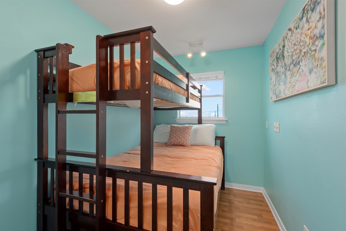 6dfca3f207b3447eafc21d01f1f3eda1 Large | Beachhouse | Texas | TX | Vacation Homes | Galveston | Crystal Beach | Kokomo | Breezy Days | Beachfront Elegance | Sunrise Serenity | Southern Sands Property Management, LLC