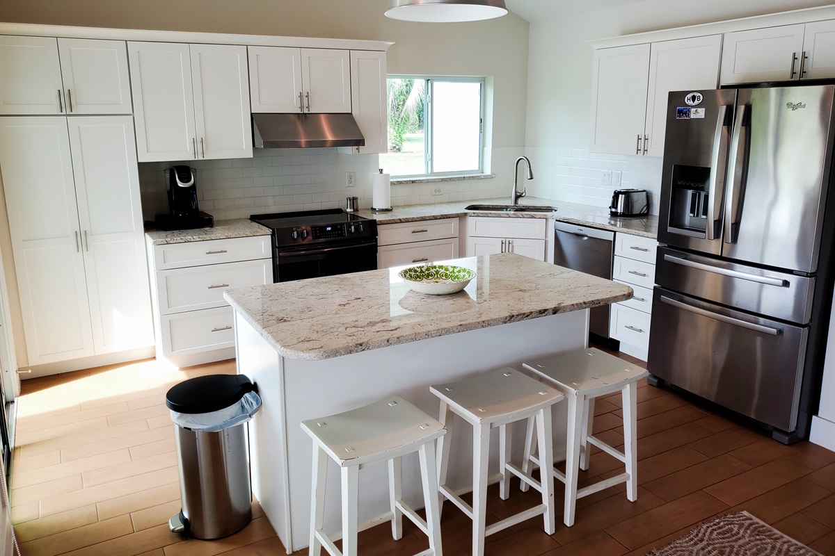 Full kitchen