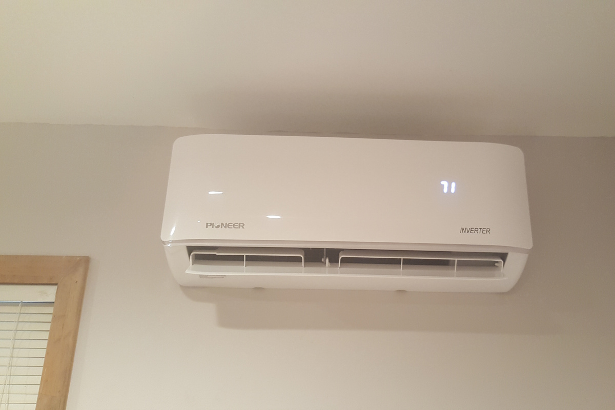 Split units with heat and airconditioning in 3 bedrooms for a comfortable stay