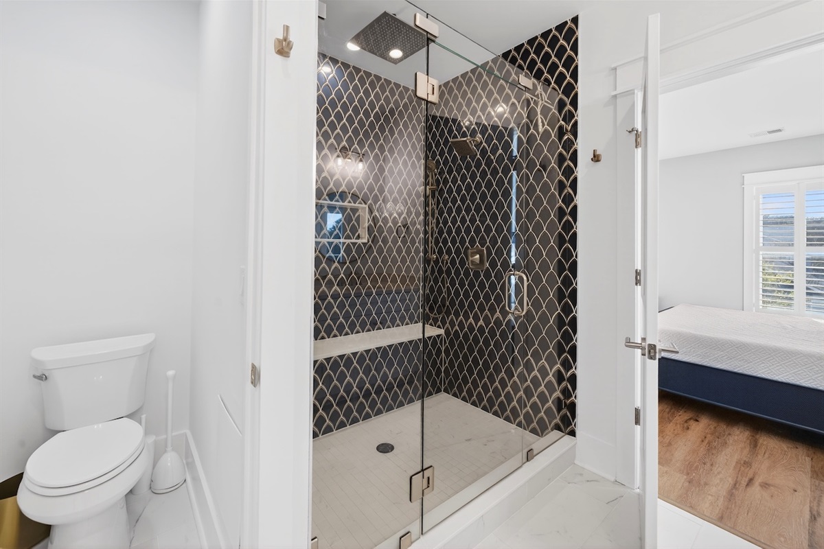 Primary Ensuite Bath  | Southern Grace | 6 23rd Ave.