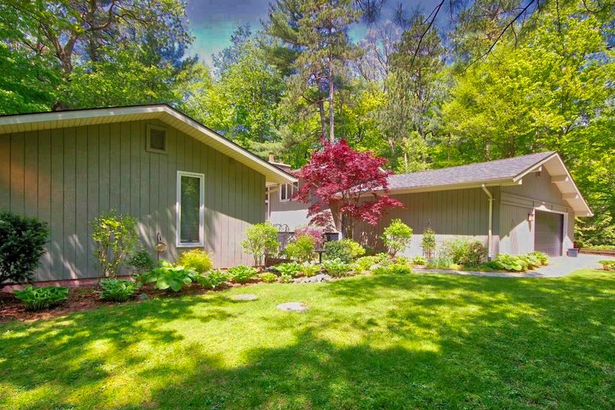 6e14ea8e29164ac597786cbcb0adcf9f Large