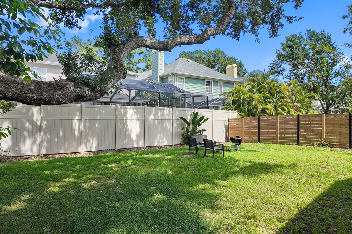 Whether you’re enjoying a casual lunch, an afternoon beer, or a starlit evening chat, this outdoor setup invites guests to slow down and savor the moment.