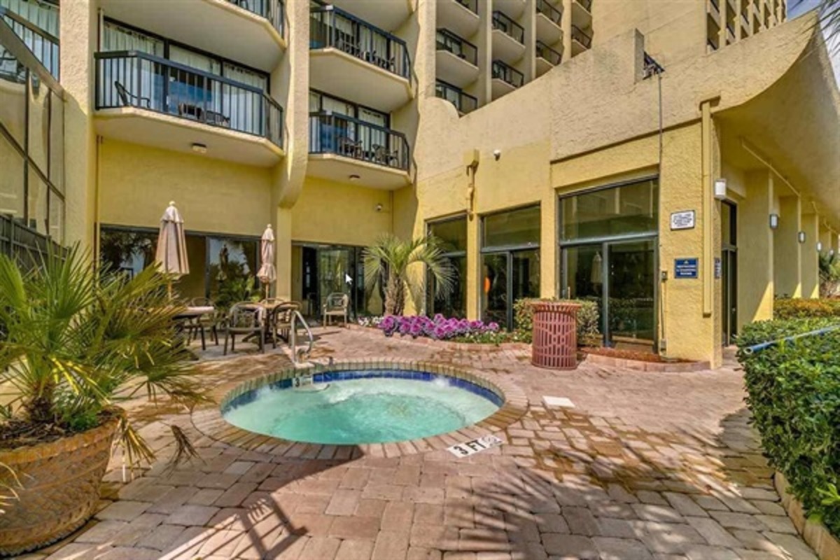 Compass Cove Beautiful Common Areas!