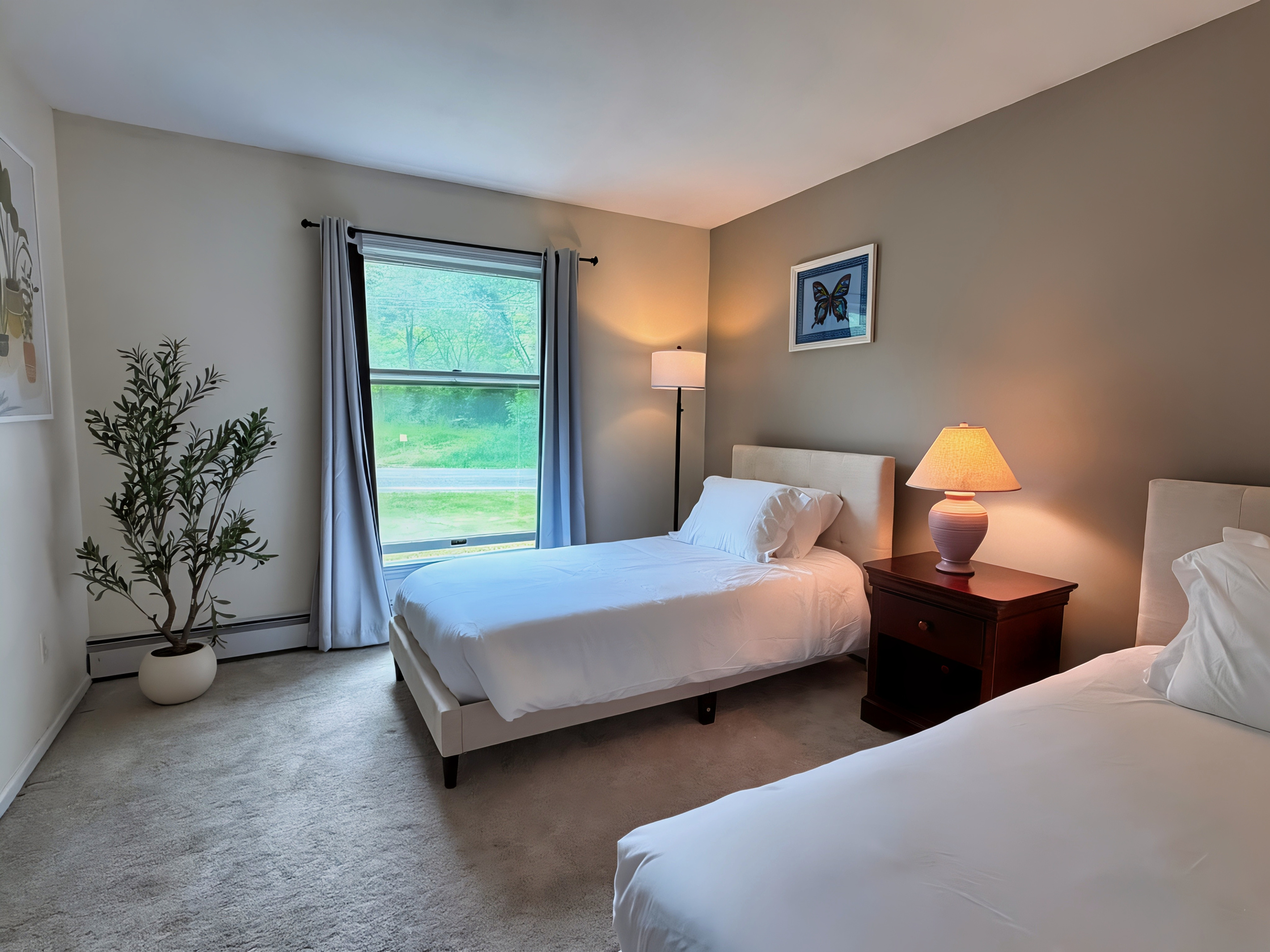 2nd Floor twin bedroom