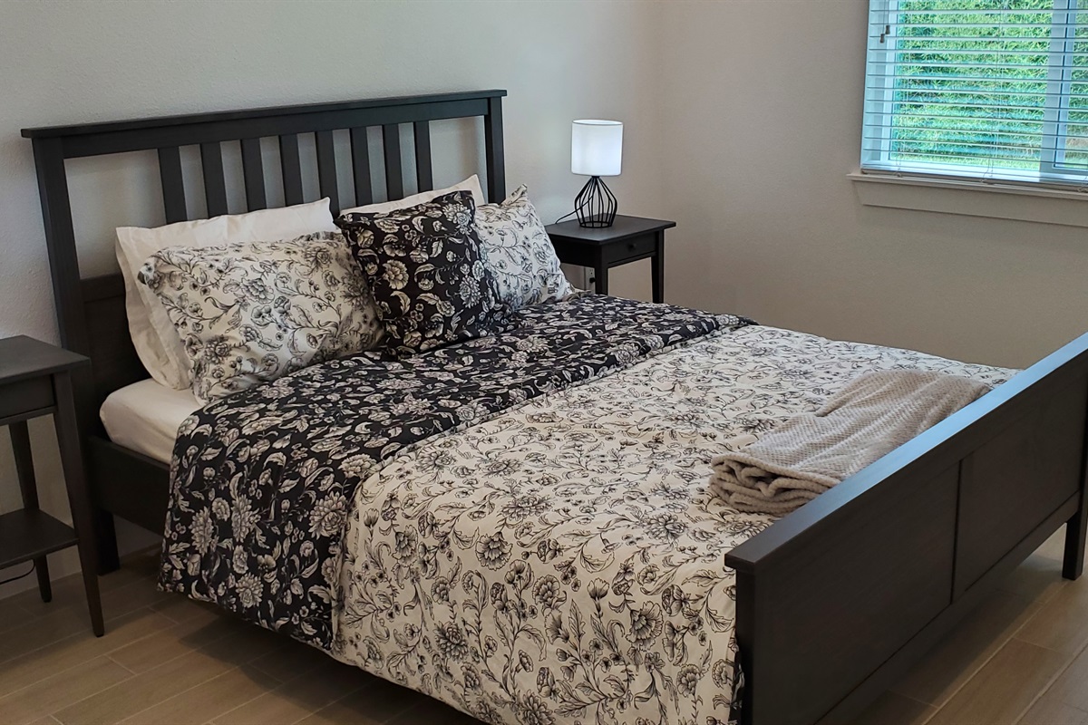 Queen bedroom