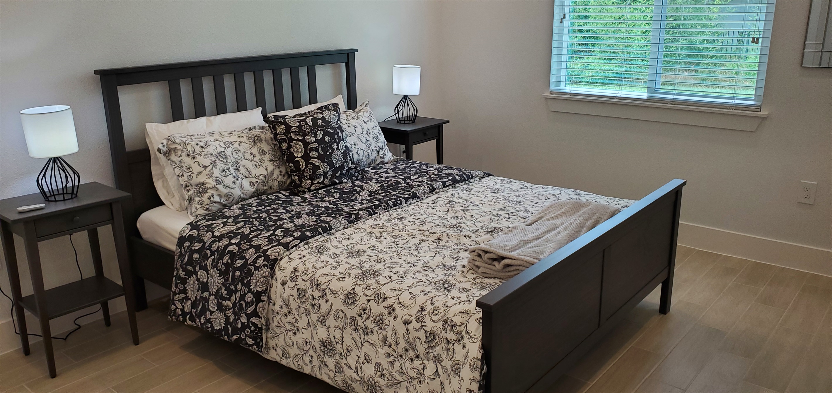 Queen bedroom