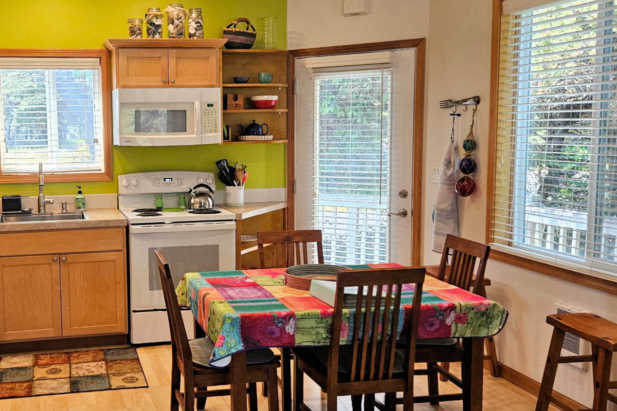 Kitchen - Dining