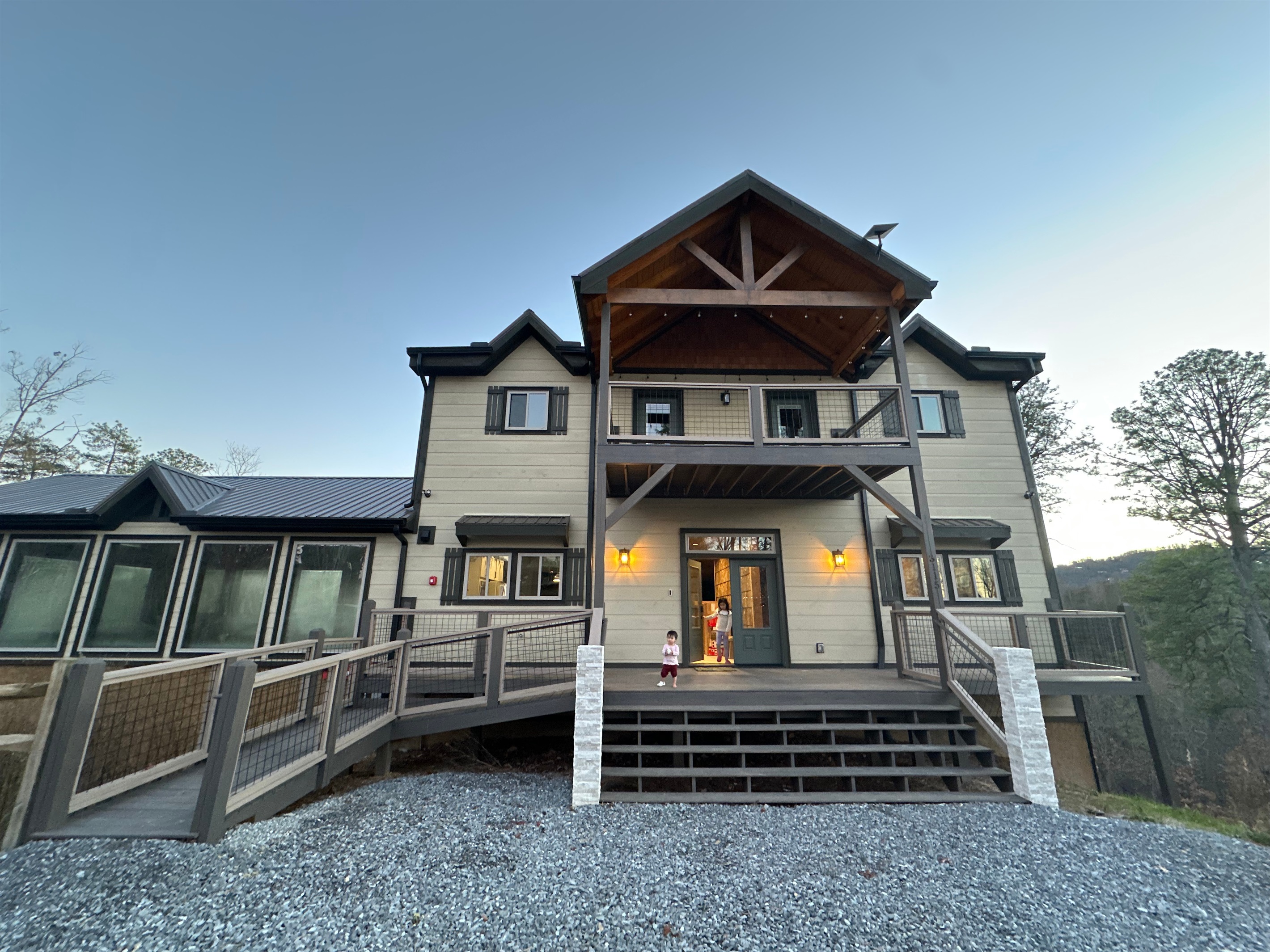 A warm mountain welcome from the moment you arrive. This beautifully crafted retreat blends rustic charm with modern comfort, wrapped in peaceful views and made for gathering, unwinding, and settling into mountain life.