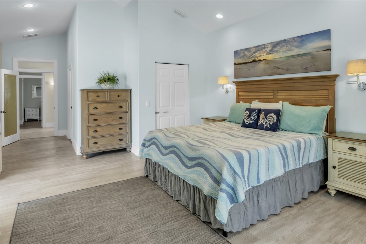 Master bedroom with king bed – AMI Beach House, Anna Maria Island
