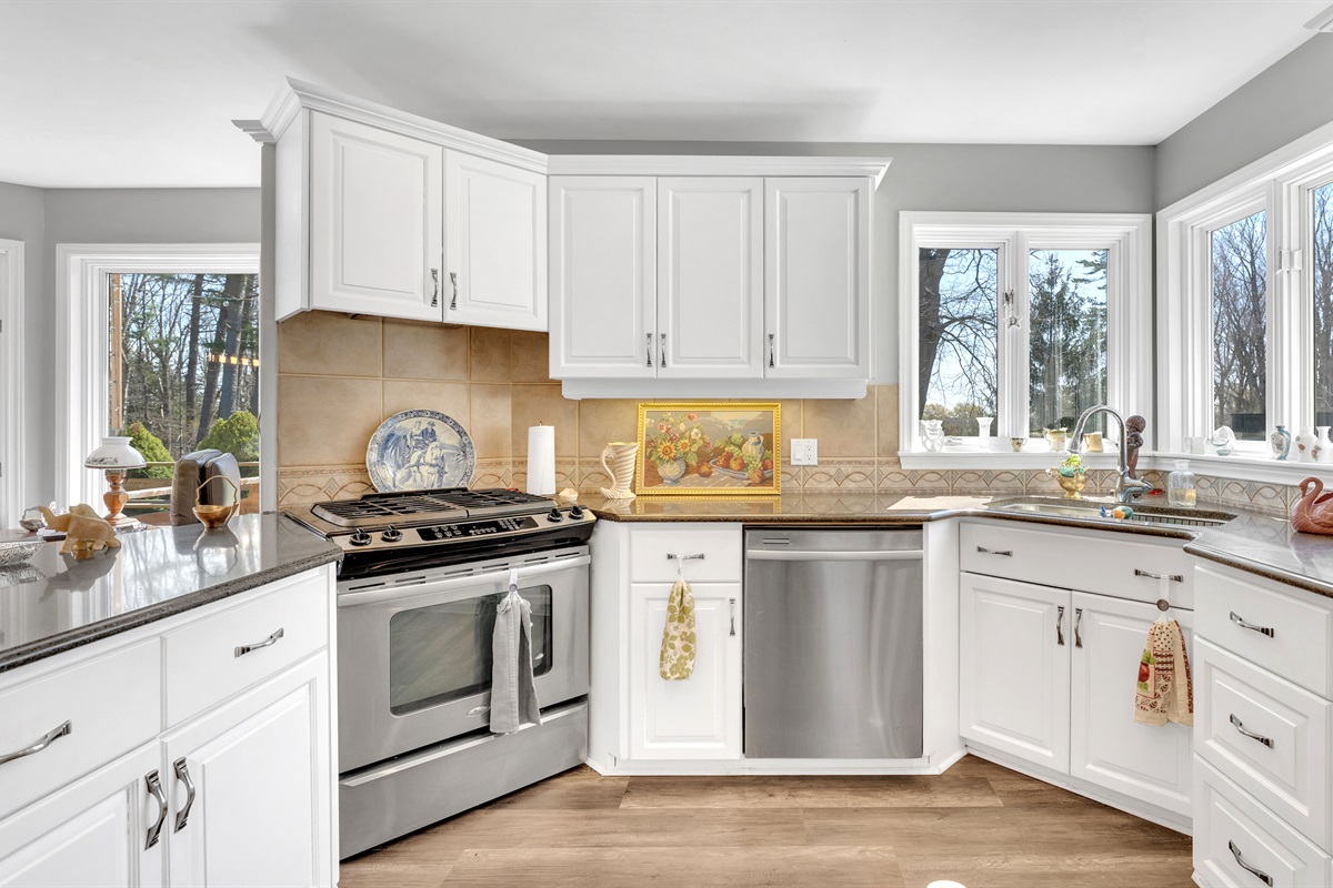     &ldquo;Modern kitchen fully equipped for group meals&rdquo;
