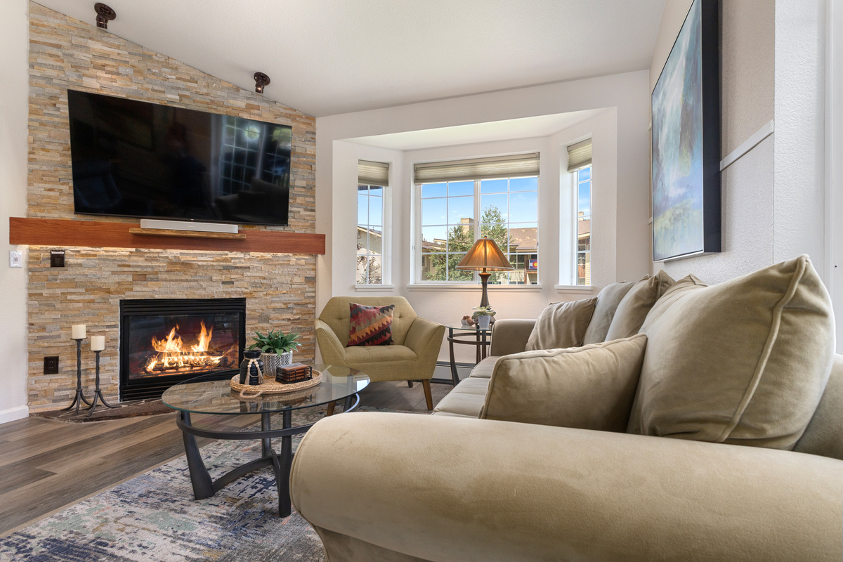 Living Room | Gas Fireplace | Scenic View