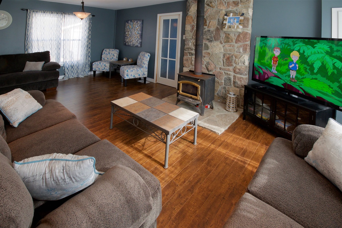 6e668a2e59e84bf78ee33fce1c09728d Large