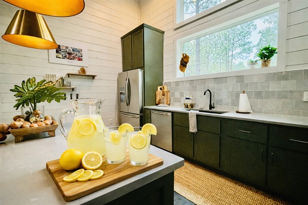 ~Spacious kitchen for your culinary needs~