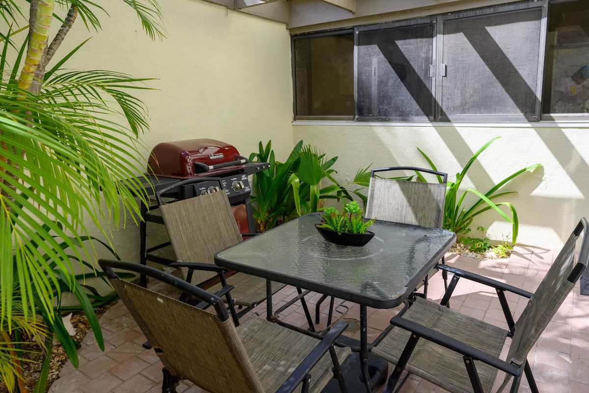 Private patio (Propane Grill)