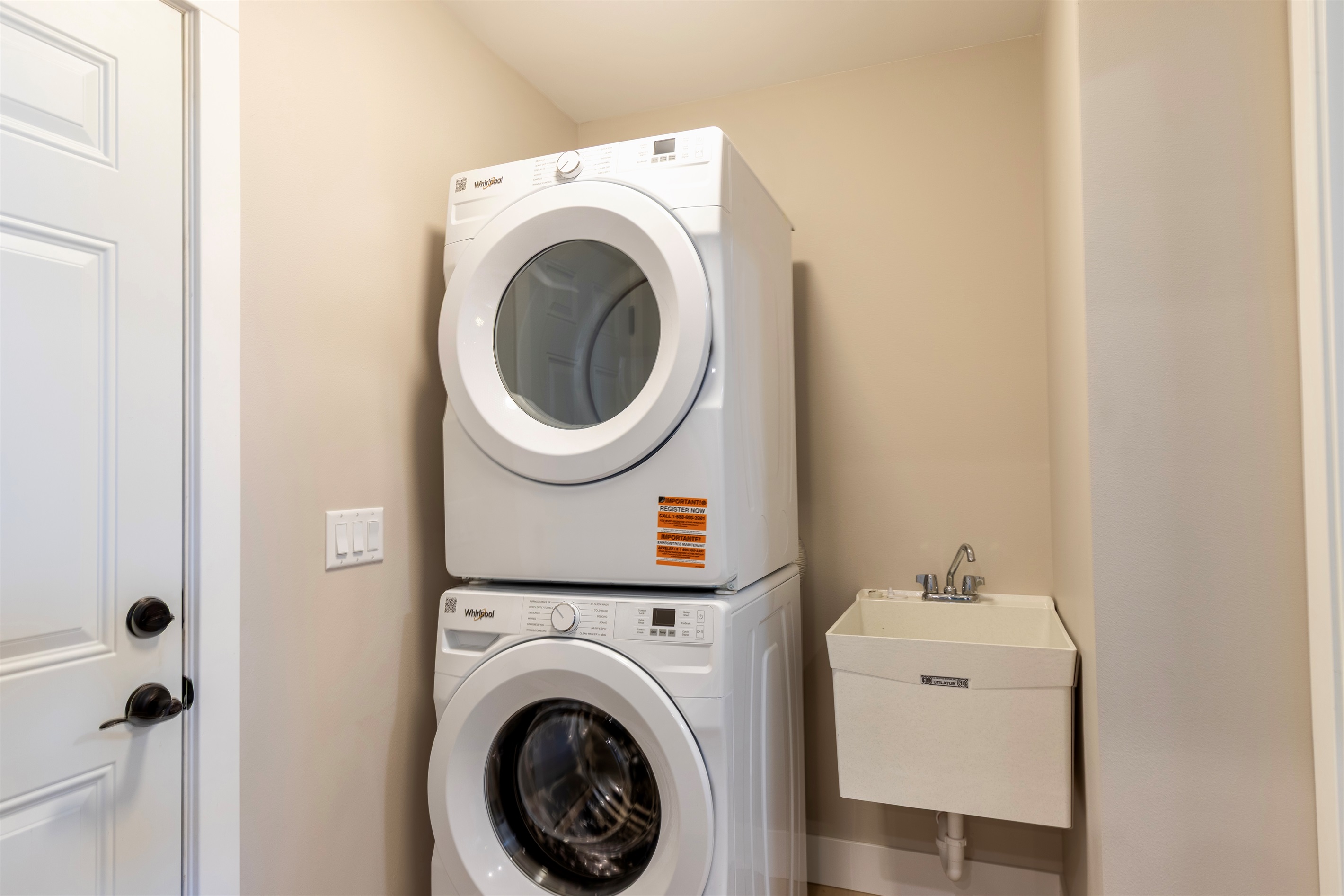 Washer & dryer with complementary detergent during your stay.