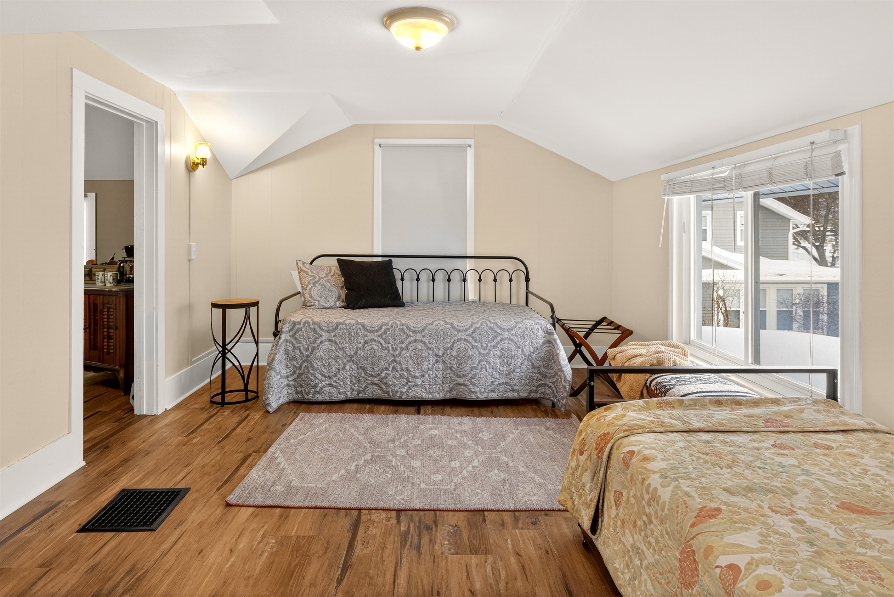 Upstairs common area - 2 Trundle beds