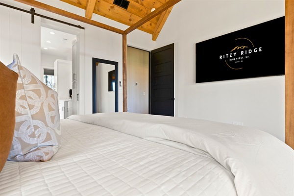 Retreat to your private sanctuary with a plush king bed and wake up to the breathtaking views of nature’s splendor.