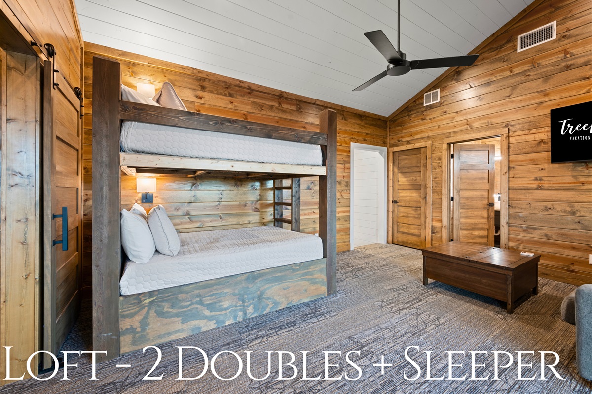 Loft with 2 double bunks and a queen sleeper sofa—perfect for kids or groups.