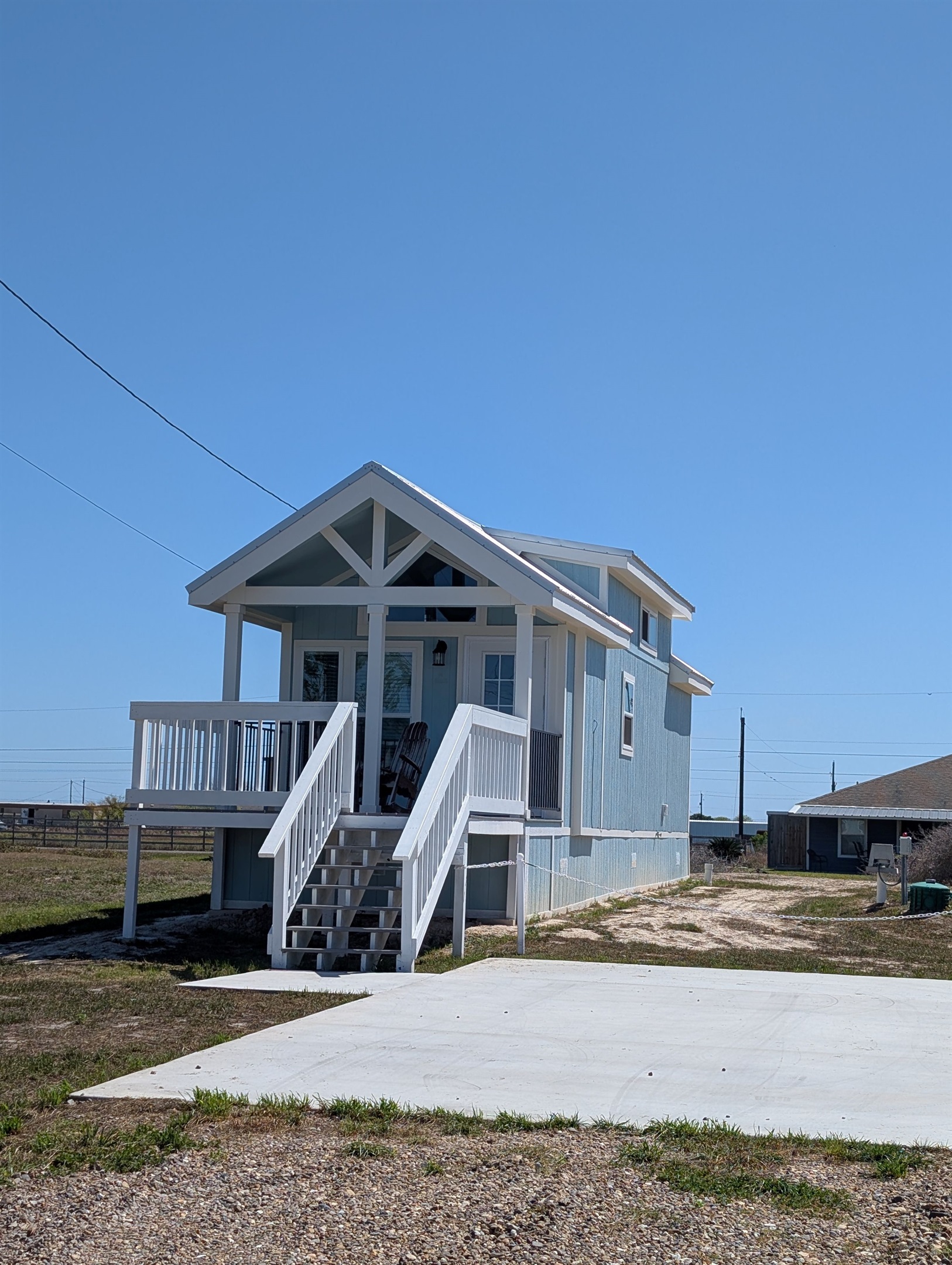 Brand new tiny home on a canal in Rockport!