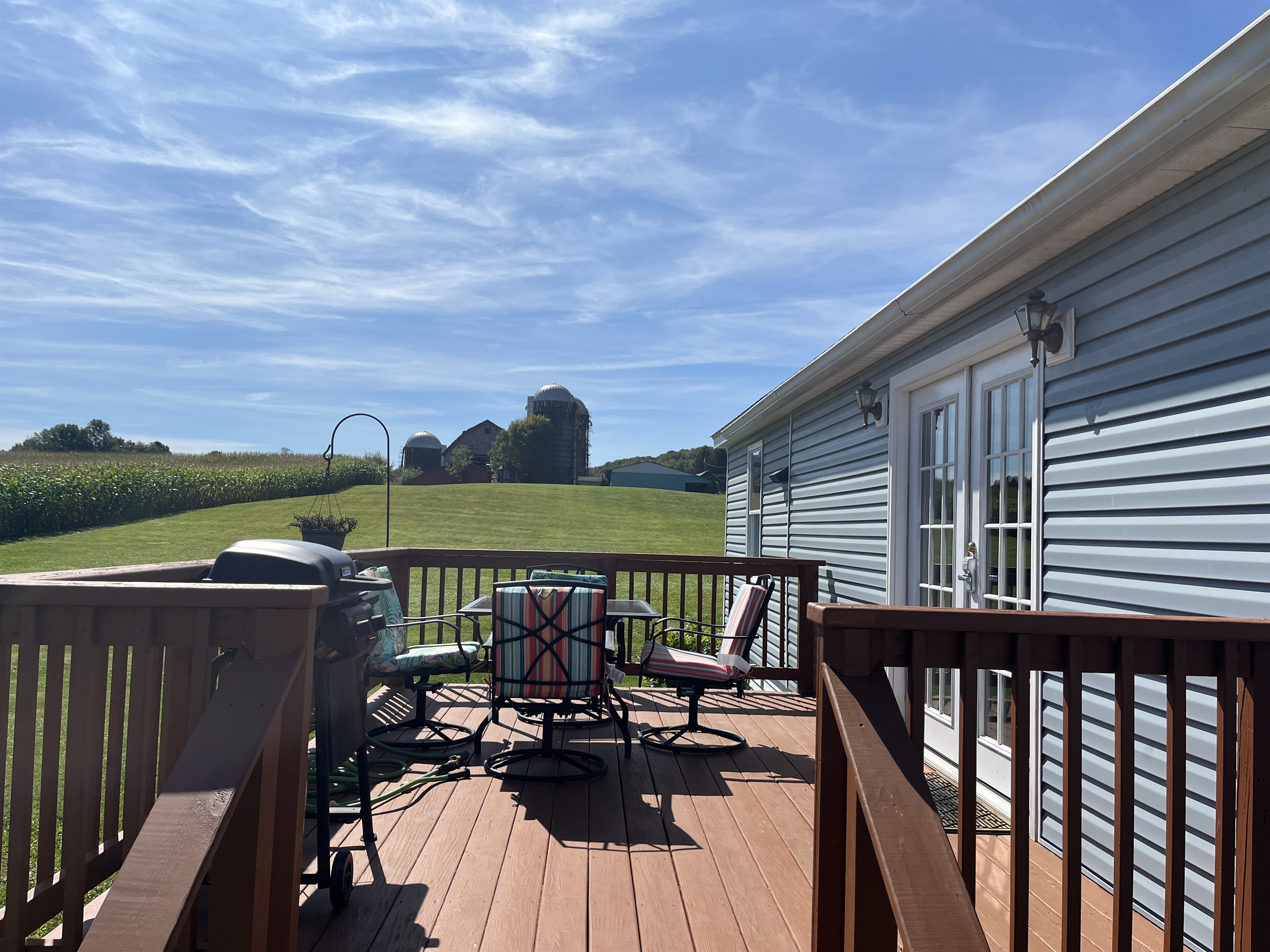 Breezy One deck with filed views