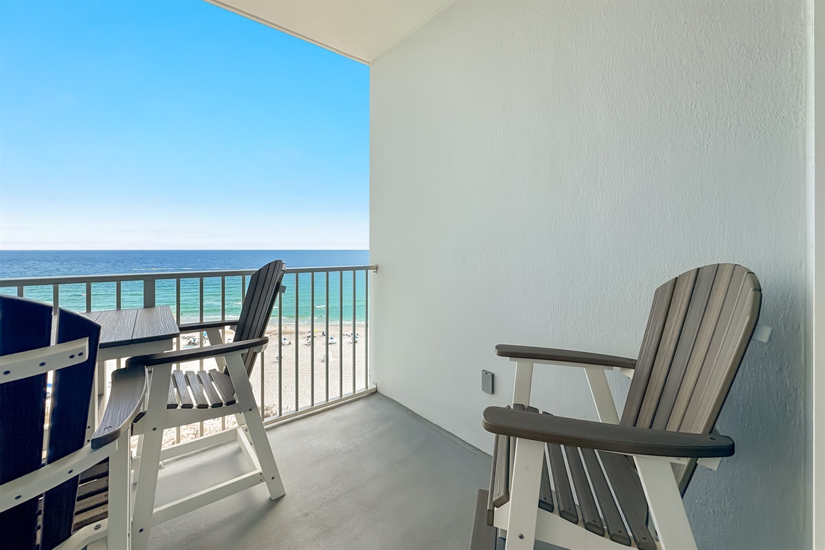 Enjoy your morning coffee or evening cocktails with the mesmerizing ocean as your backdrop.  This balcony is the perfect place to unwind.