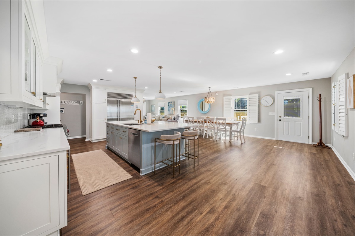 Kitchen And Dining | IOP Escapes Beach Blessing | 3705 Hartnett Blvd, Isle of Palms, SC