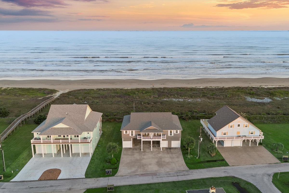 6ebc44492612484ab117d787462743e4 Large | Beachhouse | Texas | TX | Vacation Homes | Galveston | Crystal Beach | Kokomo | Breezy Days | Beachfront Elegance | Sunrise Serenity | Southern Sands Property Management, LLC