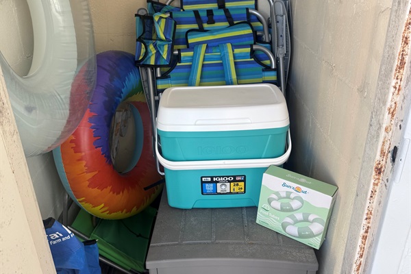 Beach chair, pool floats, toys and tubes. Cooler for guest use.