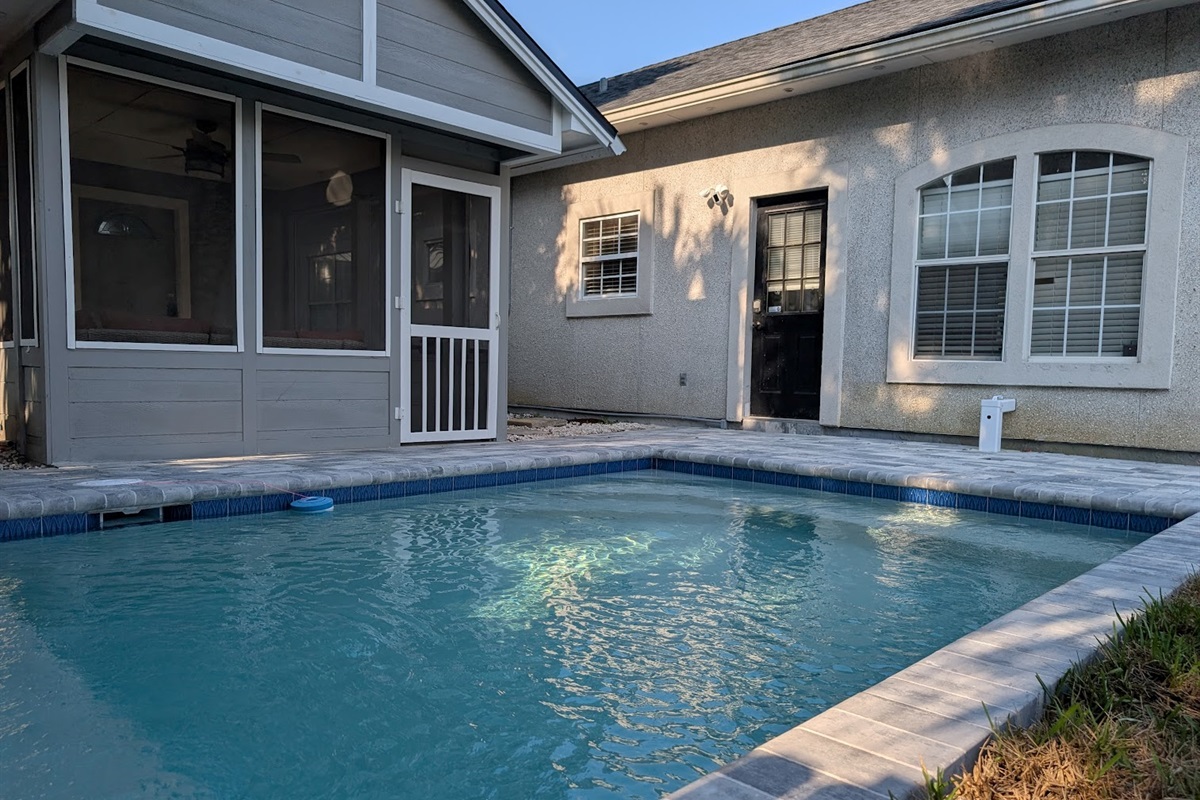 Pool & Screened In Patio