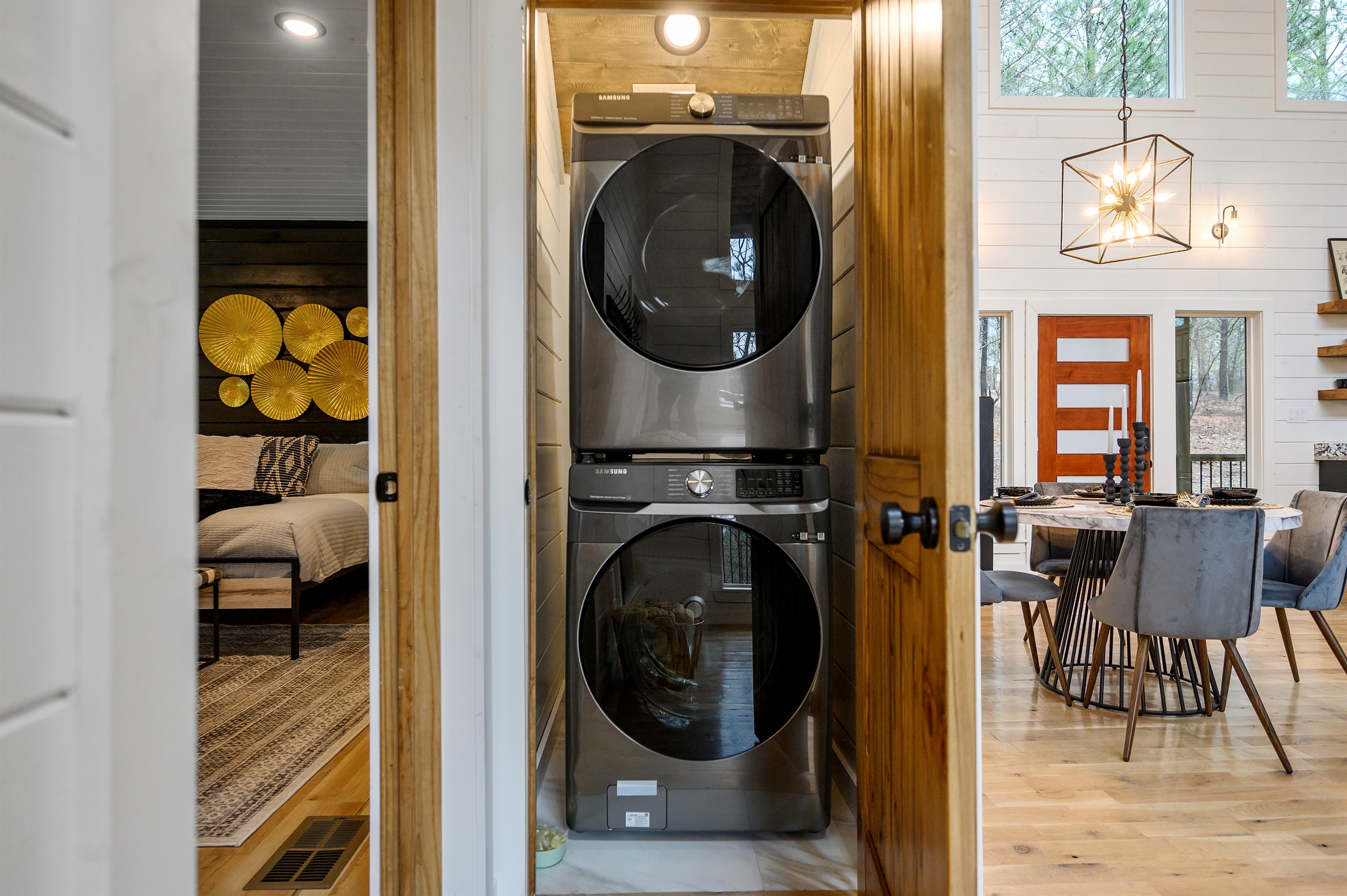 A convenient laundry setup with washer and dryer, making it easy to freshen up clothes during your stay. ✨