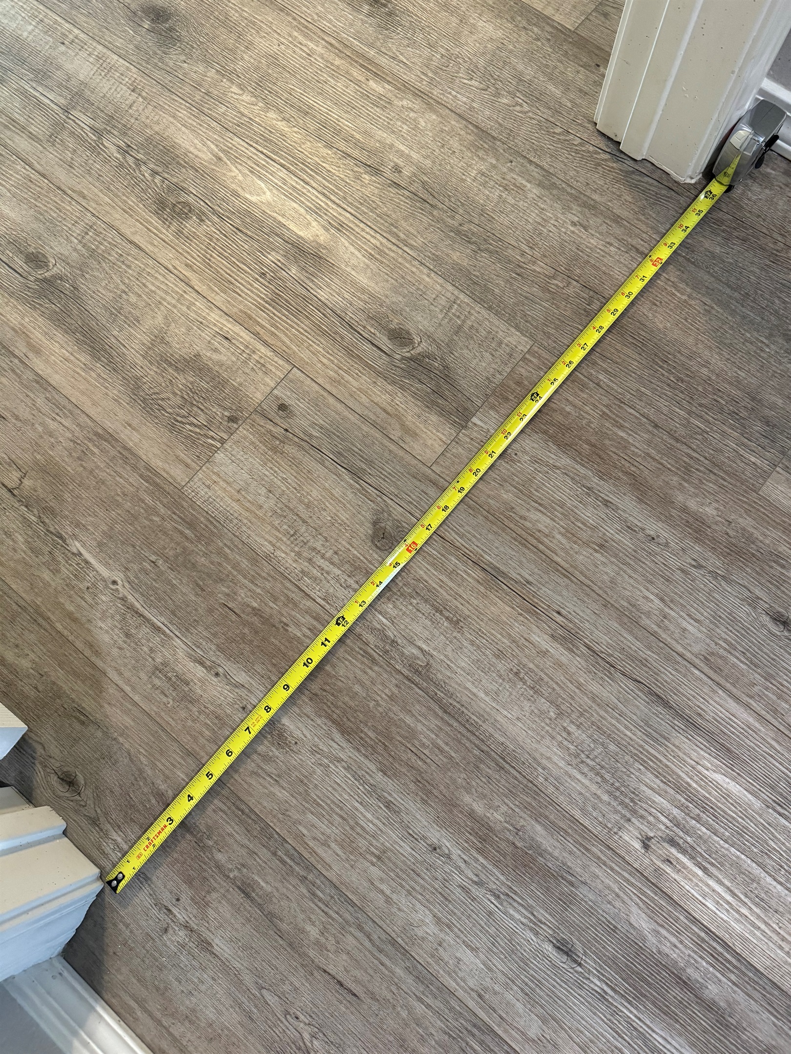 ♿ Step-free access with wide doorways and smooth flooring throughout the bedrooms and master shower room.