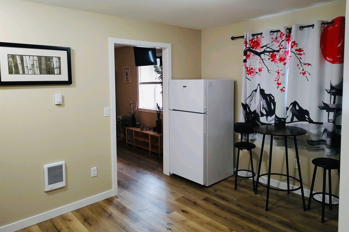 Far East kitchen/dining