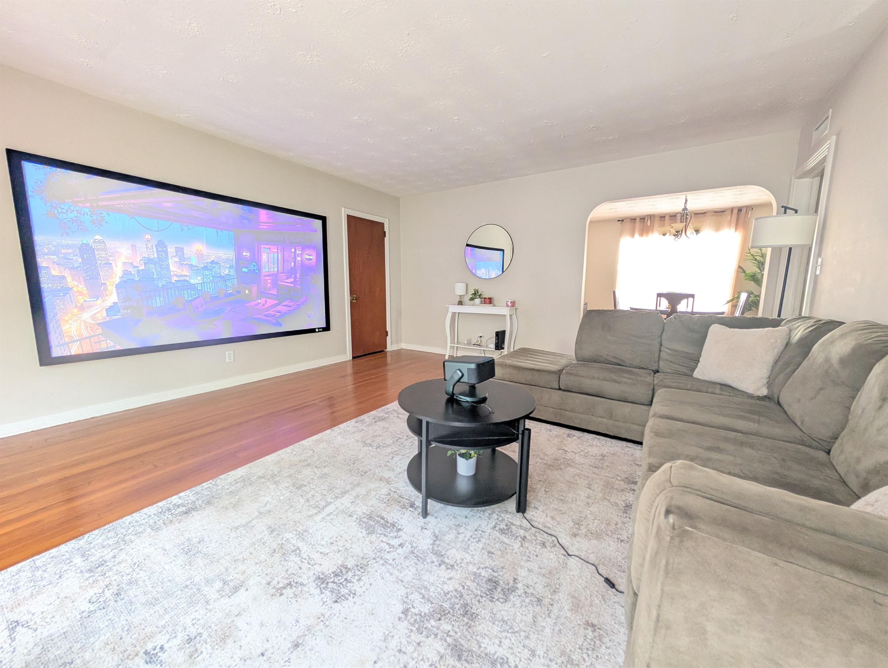 Riverside 2BR w/ Projector Near Five Points 5