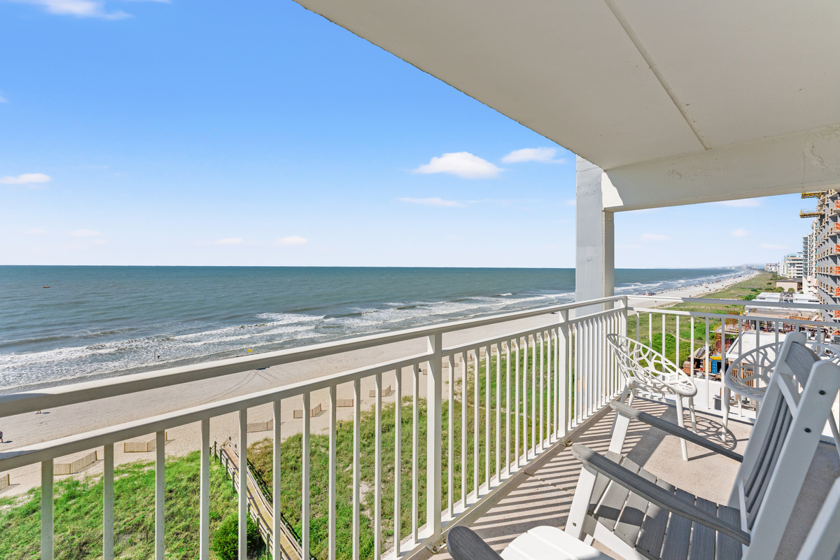 Oceanfront Balcony. Corner unit- Grab a rocker and stay a while.