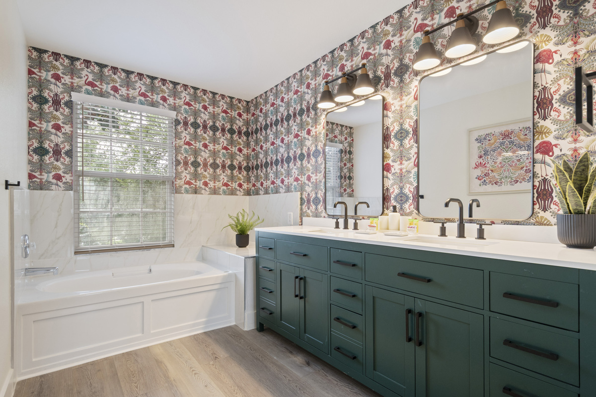 BA 1 - Master Suite En Suite Bathroom